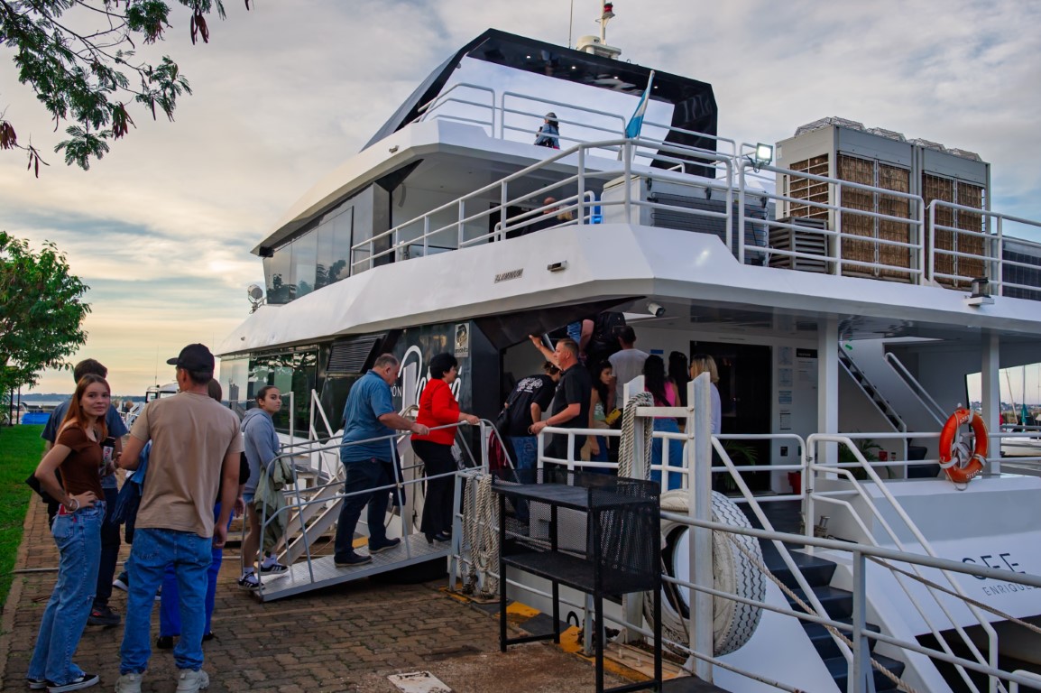 La experiencia “Al Garete” regresa al Paraná: música, gastronomía y atardeceres inolvidables en un paseo cultural único 7 La experiencia “Al Garete” regresa al Paraná: música, gastronomía y atardeceres inolvidables en un paseo cultural único imagen-6