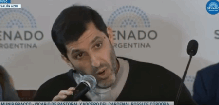 “La camiseta de fútbol se convierte en publicidad de una droga”: las fuertes críticas de un sacerdote cordobés sobre el impacto de las apuestas online en los jóvenes imagen-5