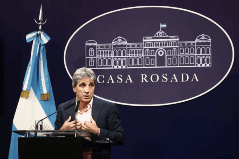 Reforma tributaria: Caputo adelantó que incluirá una baja del impuesto a las Ganancias para los trabajadores y jubilados imagen-29