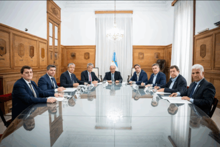 El Gobierno inició contactos informales con los gobernadores y se activan las gestiones para acordar una mesa federal imagen-7