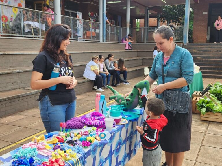 Con gran convocatoria, Estamos con vos acercó servicios integrales a vecinos de General Urquiza imagen-30