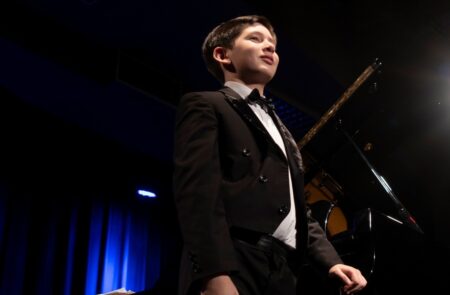 El prodigio posadeño del piano, Facundo Ledesma Melnechuk vuelve al Teatro de Prosa con un concierto dedicado a los grandes maestros de la música imagen-9