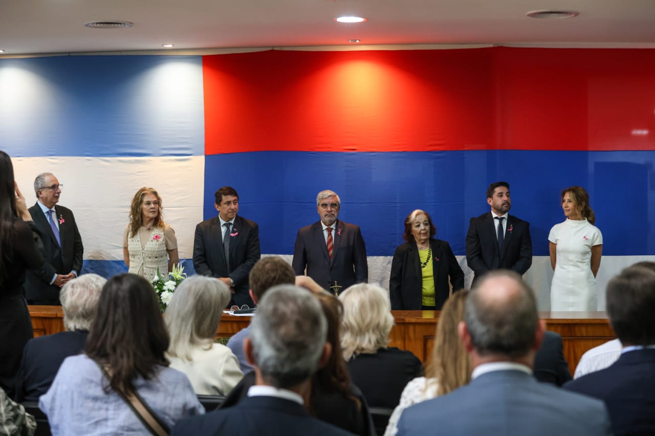 Passalacqua acompañó la asunción de Valeria Fiore Cáceres como ministra del Superior Tribunal de Justicia 9 Passalacqua acompañó la asunción de Valeria Fiore Cáceres como ministra del Superior Tribunal de Justicia imagen-8