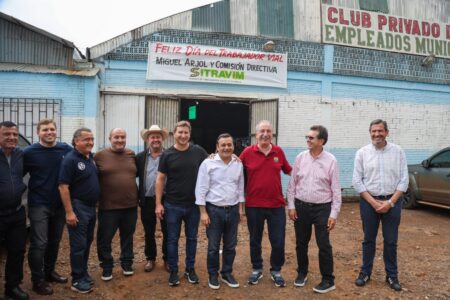 "En estos tiempos difíciles, Misiones sigue de pie gracias al esfuerzo de su gente", dijo Passalacqua imagen-1
