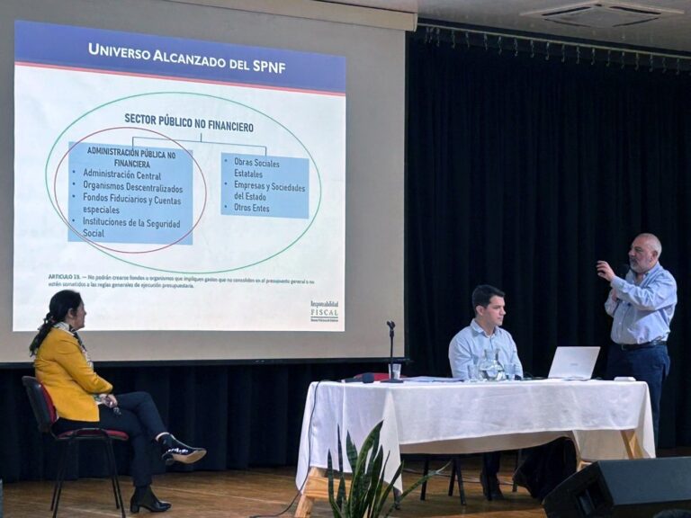 Oberá fue sede de un nuevo encuentro de Responsabilidad Fiscal Provincial, con la participación de municipios imagen-36