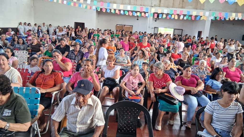 El IPLyC Social participó del Festival de las Madres en Itacaruaré 7 El IPLyC Social participó del Festival de las Madres en Itacaruaré imagen-6