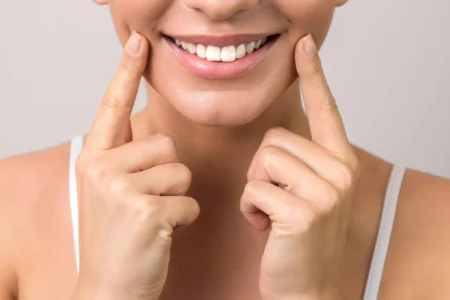 Salud bucal en adultos: cómo prevenir la pérdida dental y cuidar la sonrisa imagen-2