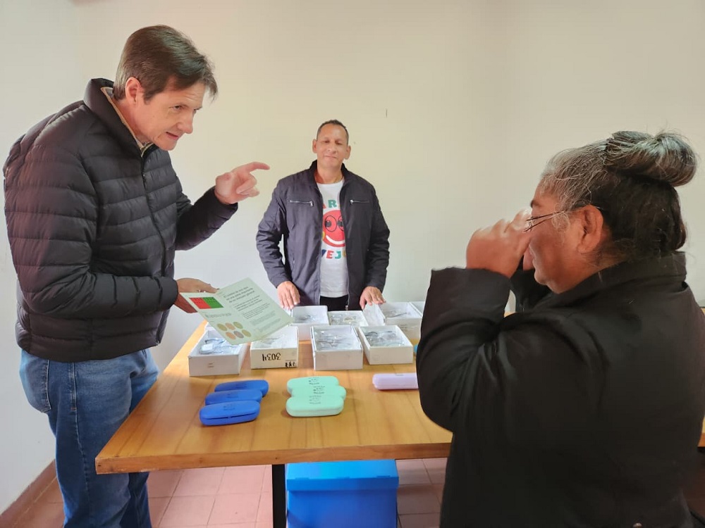 Decenas de vecinos recibieron atención oftalmológica y anteojos gratuitos en Salto Encantado dentro del programa Mirar Mejor imagen-12