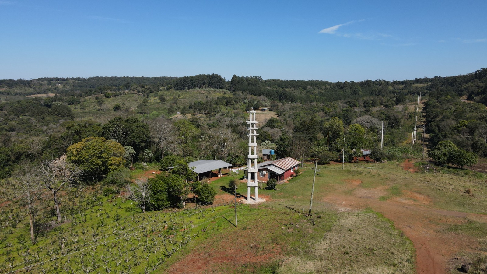 Se energizan 39 kilómetros de la nueva línea de Media Tensión entre San Vicente y San Pedro 7 Se energizan 39 kilómetros de la nueva línea de Media Tensión entre San Vicente y San Pedro imagen-6