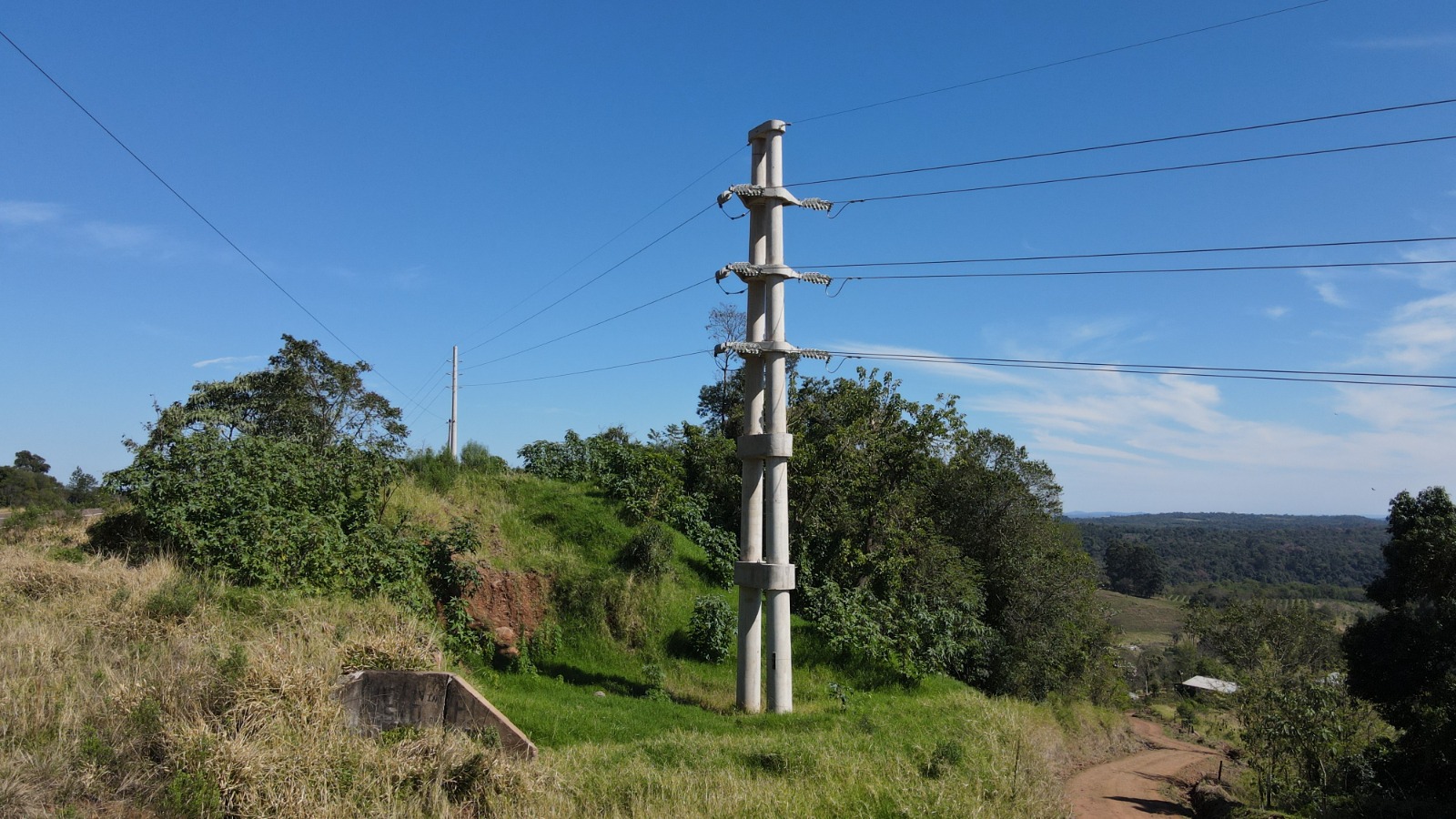 Se energizan 39 kilómetros de la nueva línea de Media Tensión entre San Vicente y San Pedro 11 Se energizan 39 kilómetros de la nueva línea de Media Tensión entre San Vicente y San Pedro imagen-10