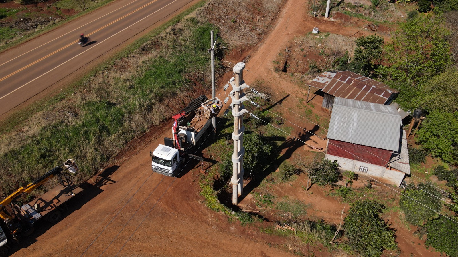 Se energizan 39 kilómetros de la nueva línea de Media Tensión entre San Vicente y San Pedro 15 Se energizan 39 kilómetros de la nueva línea de Media Tensión entre San Vicente y San Pedro imagen-14