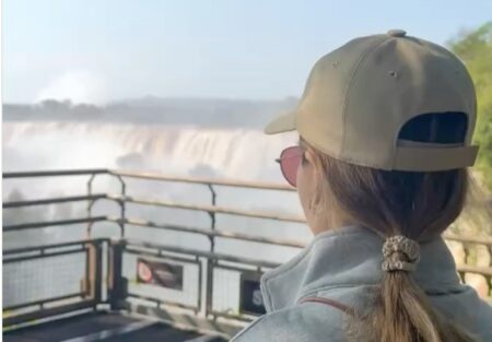 Las postales de Emilia Clarke, actriz de Game Of Thrones, en la Argentina: “Unas vacaciones para ser documentadas” imagen-1