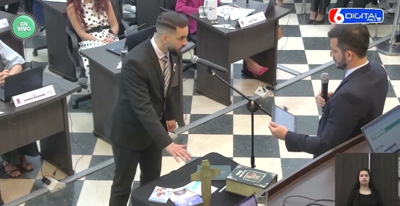 Con la premisa de "fortalecer lo bueno y resguardar derechos ciudadanos", Juan Matías Paonessa asumió como nuevo Defensor del Pueblo de Posadas 17 Con la premisa de "fortalecer lo bueno y resguardar derechos ciudadanos", Juan Matías Paonessa asumió como nuevo Defensor del Pueblo de Posadas imagen-16