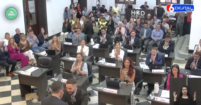 Con la premisa de "fortalecer lo bueno y resguardar derechos ciudadanos", Juan Matías Paonessa asumió como nuevo Defensor del Pueblo de Posadas 19 Con la premisa de "fortalecer lo bueno y resguardar derechos ciudadanos", Juan Matías Paonessa asumió como nuevo Defensor del Pueblo de Posadas imagen-18