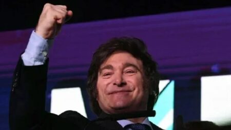 Javier Milei capitalizó la polarización: dio vuelta la elección en PBA, ganó en provincias clave, pero deberá negociar en el Congreso imagen-10