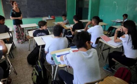 Más jóvenes terminan la secundaria, pero las desigualdades socioeconómicas condicionan la trayectoria educativa imagen-7