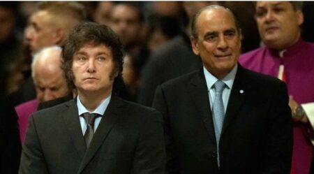 Guillermo Francos le presentó su renuncia a Javier Milei como jefe de Gabinete: lo reemplazará Manuel Adorni imagen-3