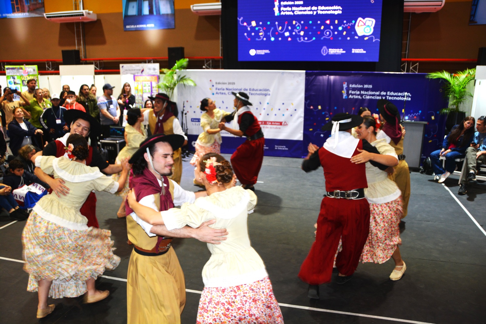 Con la peña de apertura, se puso en marcha la Feria Nacional de Educación, Arte, Ciencias y Tecnologías imagen-16