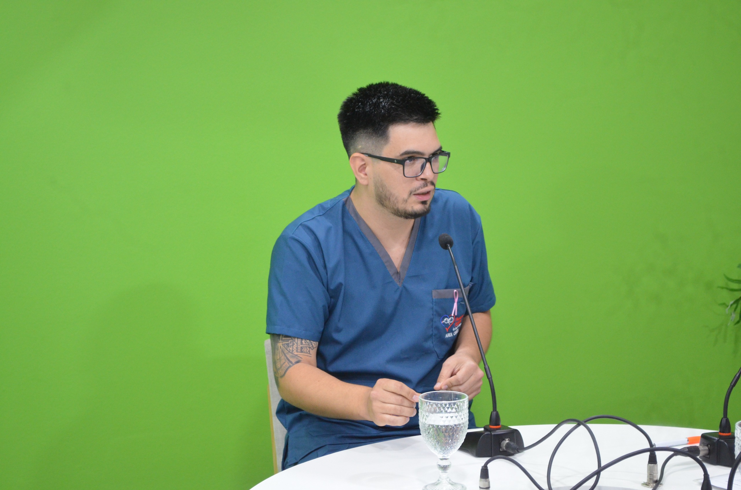 Enfermeros explican paso a paso cómo realizar RCP y asistencia en atragantamientos en adultos, niños y bebés imagen-6