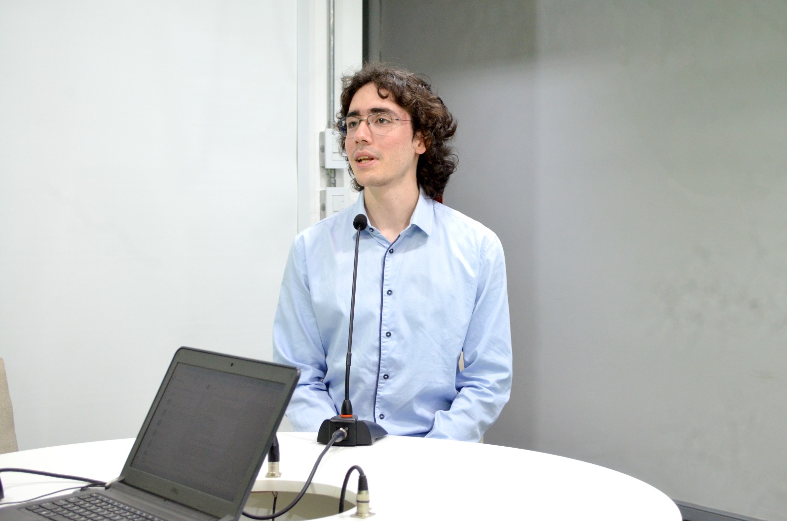 El joven pianista de 21 años, Nazareno Magan Huntter, prepara su debut como solista el 13 de noviembre con nueva propuesta artística imagen-6