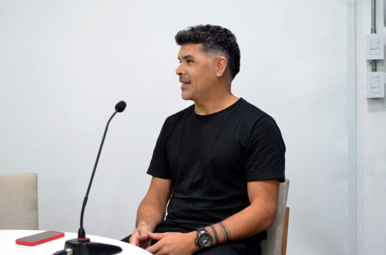 Tendencias de primavera-verano: el peluquero Tomás Petry detalla cortes, colores y cuidados del cabello adaptados a cada persona imagen-35