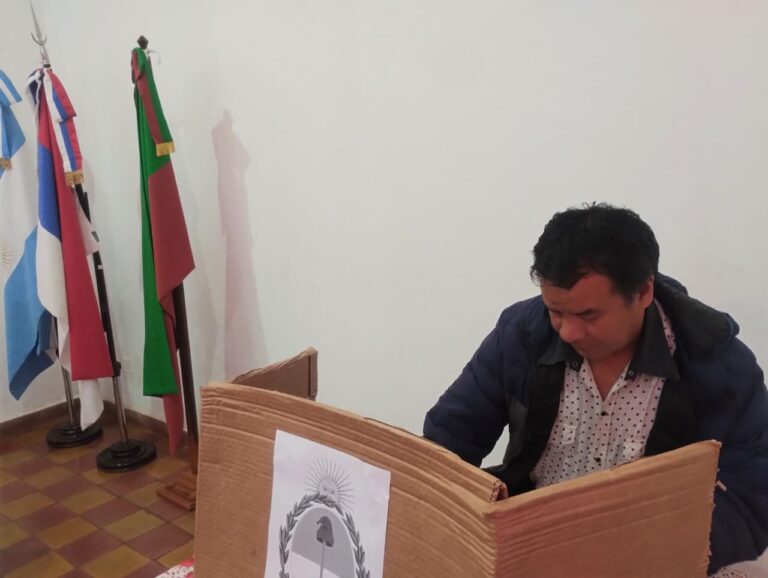 Capacitaciones sobre Boleta Única Papel alcanzaron a referentes de más de 18 comunidades Mbya Guaraní en San Ignacio imagen-50