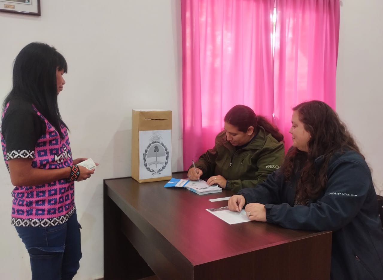 Capacitaciones sobre Boleta Única Papel alcanzaron a referentes de más de 18 comunidades Mbya Guaraní en San Ignacio imagen-6