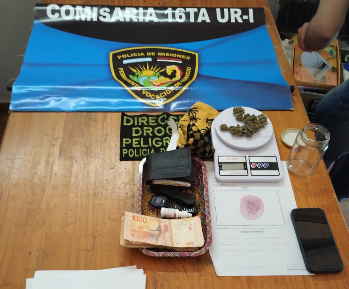 Una pareja alcoholizada terminó incrustada contra el muro del Ejército: tenían marihuana en su mochila imagen-2