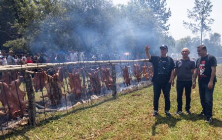 Passalacqua y Herrera Ahuad acompañaron la 11.ª edición de la Fiesta Provincial del Lechón en Bonpland imagen-8