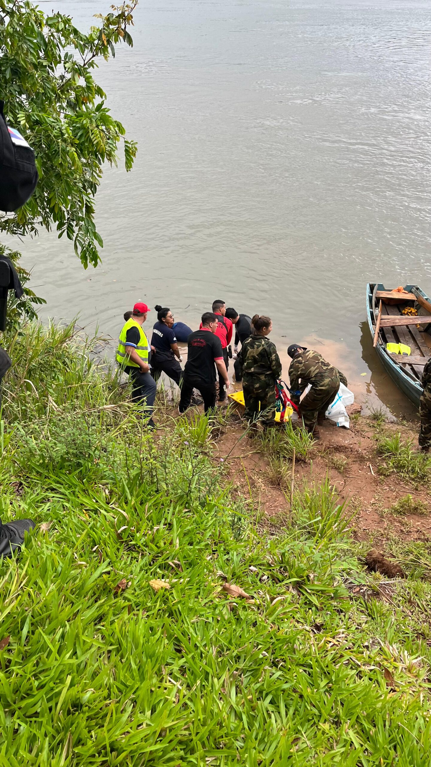 Puerto Leoni: Hallaron el cuerpo del joven pescador de 20 años en la desembocadura del Arroyo Cuña Pyru 3 Puerto Leoni: Hallaron el cuerpo del joven pescador de 20 años en la desembocadura del Arroyo Cuña Pyru imagen-2
