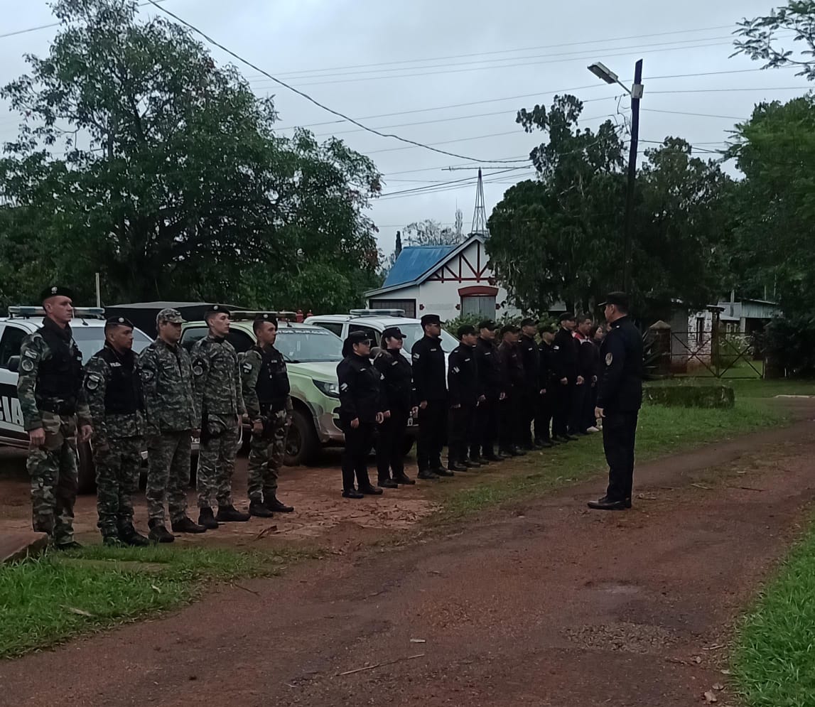 Policía de Misiones frustró el traslado de cobre y bronce robados y mantiene cercado al sospechoso en el monte imagen-10