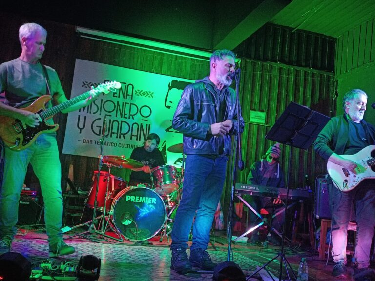 Rock: esta noche toca “Estallando sobre el rio” imagen-36