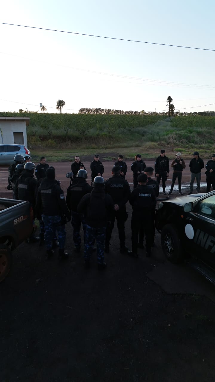 Operativo en el monte: drones policiales detectaron una Hilux robada en Brasil y preparada para el contrabando imagen-2