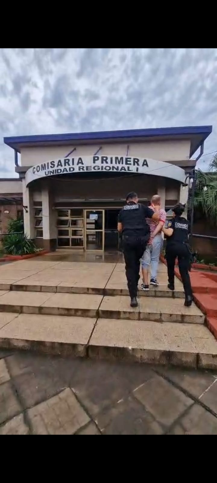 Cámaras del 911 y un rápido operativo policial permitieron capturar a un delincuente que cometió una seguidilla de robos en Posadas 5 Cámaras del 911 y un rápido operativo policial permitieron capturar a un delincuente que cometió una seguidilla de robos en Posadas imagen-4