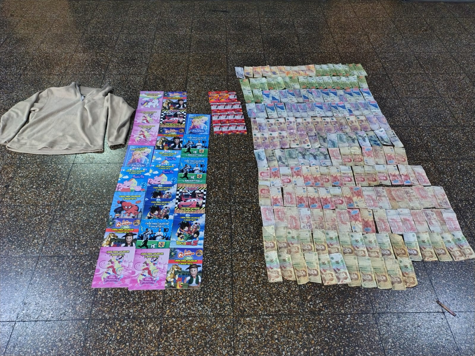 Cámaras del 911 y un rápido operativo policial permitieron capturar a un delincuente que cometió una seguidilla de robos en Posadas 9 Cámaras del 911 y un rápido operativo policial permitieron capturar a un delincuente que cometió una seguidilla de robos en Posadas imagen-8