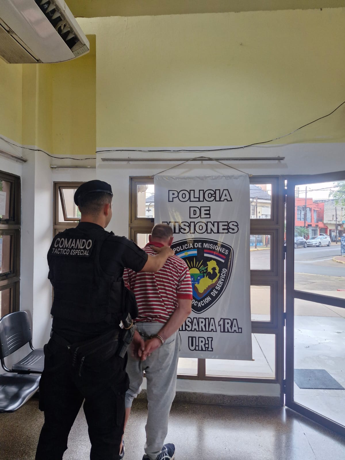 Cámaras del 911 y un rápido operativo policial permitieron capturar a un delincuente que cometió una seguidilla de robos en Posadas 7 Cámaras del 911 y un rápido operativo policial permitieron capturar a un delincuente que cometió una seguidilla de robos en Posadas imagen-6