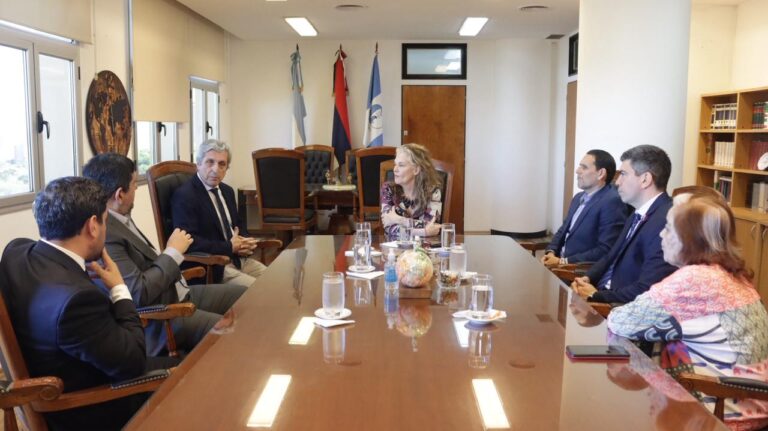 Ministros del STJ recibieron a Aníbal Edgardo Areco, médico especialista en Psiquiatría del Cuerpo Médico Forense de la Corte Suprema de la Nación imagen-15