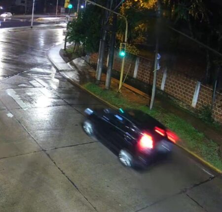 Capturan a tres integrantes de la banda, entre ellos un alto oficial retirado de la Policía, que perpetró el robo millonario a una familia en Posadas Capturan a tres integrantes de la banda, entre ellos un alto oficial retirado de la Policía, que perpetró el robo millonario a una familia en Posadas imagen-6