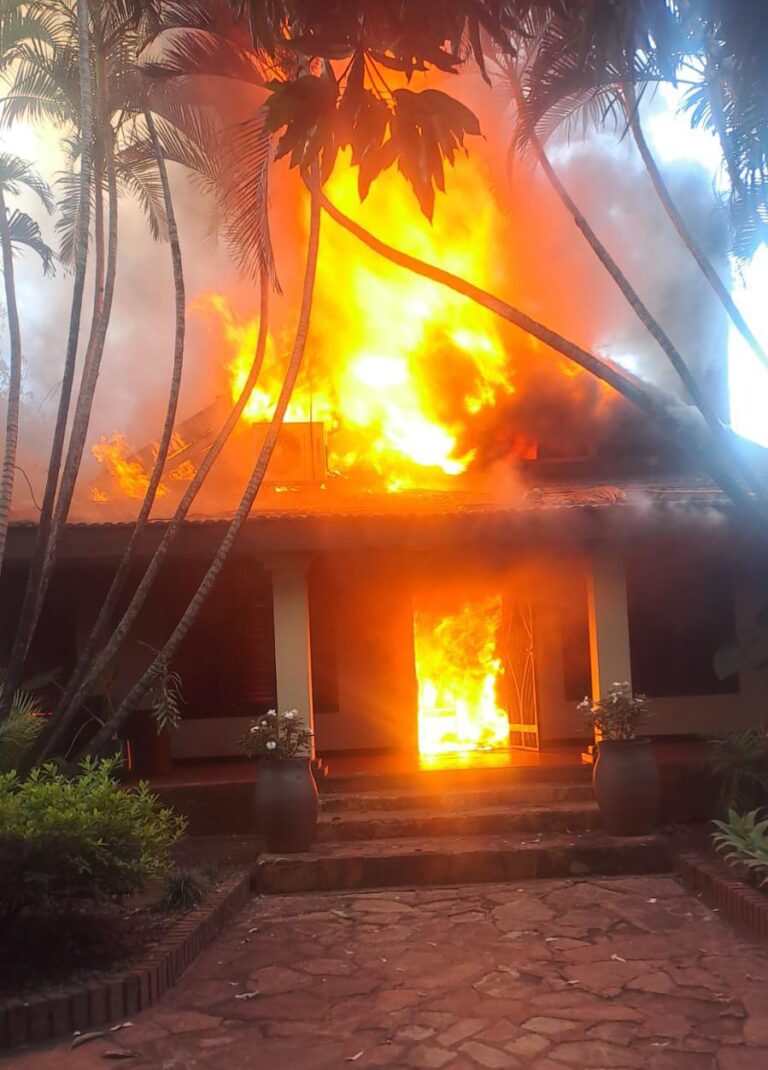 Posadas: un incendio afectó una vivienda en la zona sur, sin heridos imagen-15