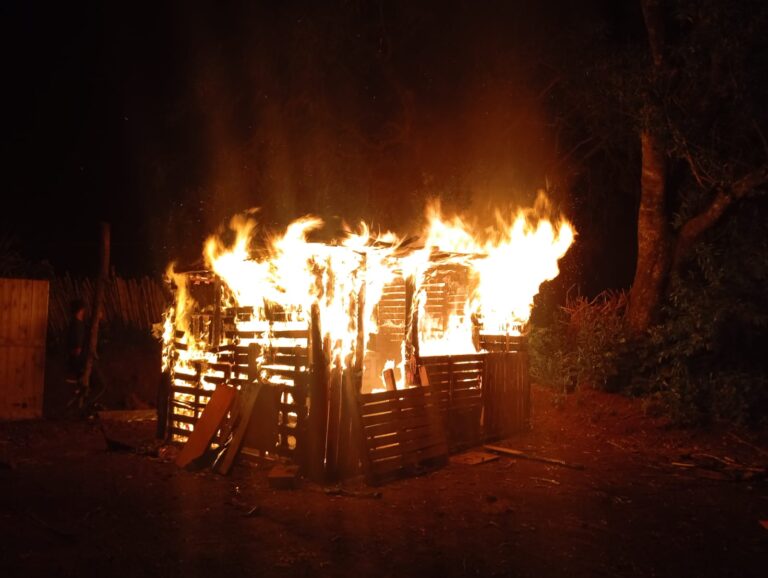 Garupá: una vivienda en construcción fue consumida por las llamas imagen-14