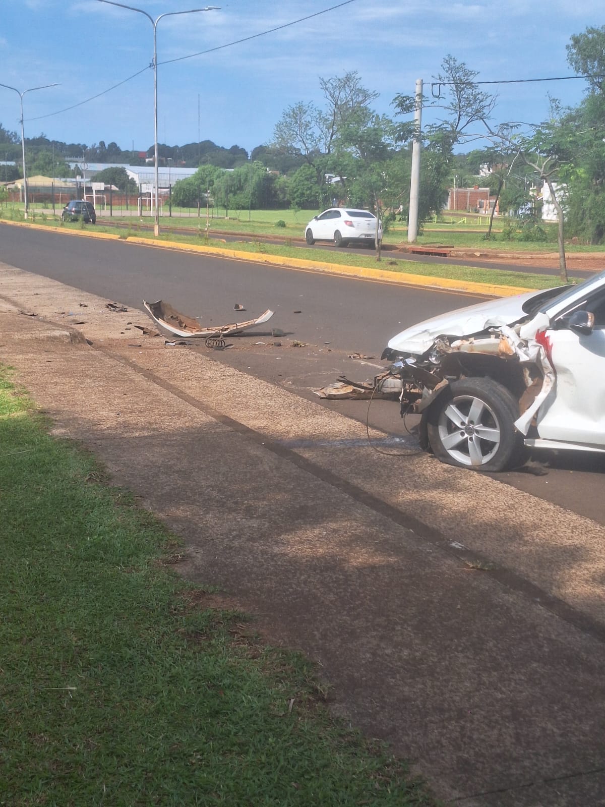 Posadas: un conductor fue trasladado al hospital tras un choque entre dos autos imagen-4