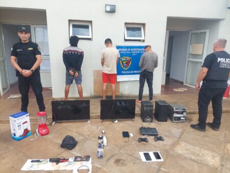 La Policía de Misiones desarticula una red de narcomenudeo y robos tras allanamientos en Posadas imagen-7