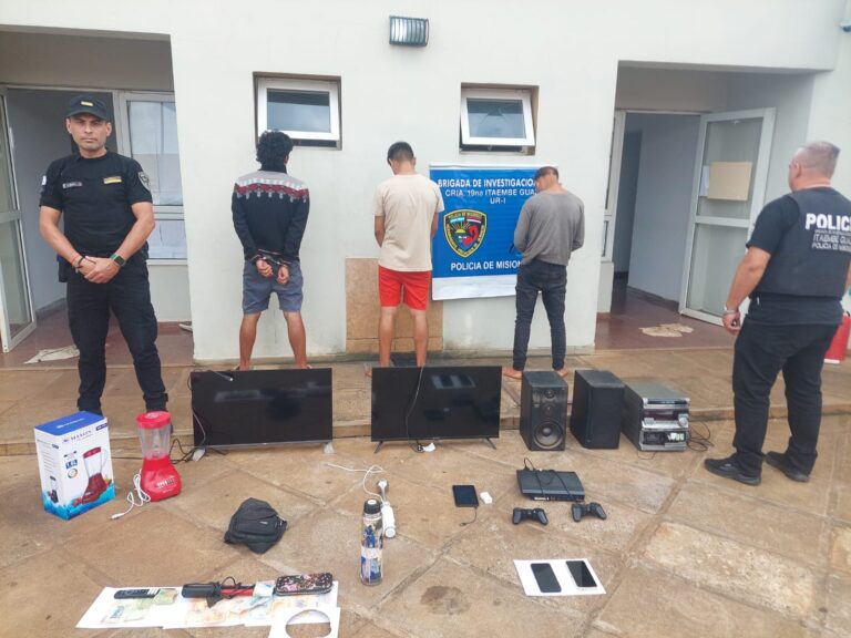 La Policía de Misiones desarticula una red de narcomenudeo y robos tras allanamientos en Posadas imagen-27
