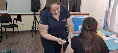 Comenzó una nueva campaña de vacunación contra el dengue imagen-2