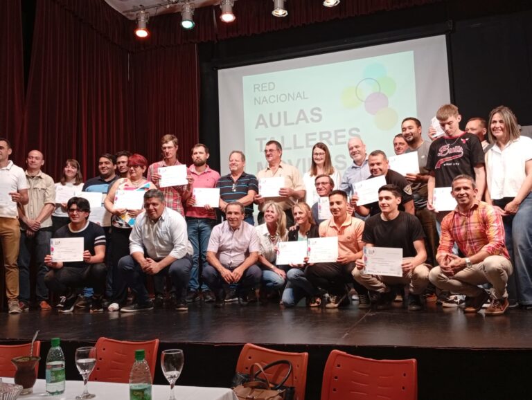 El INET destaca el éxito y compromiso de las Aulas Talleres Móviles imagen-9