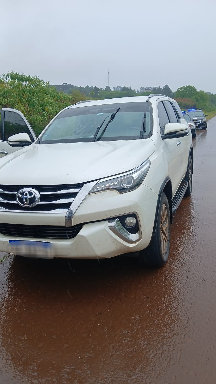 Siniestro vehicular en la ruta 14 entre una camioneta y un auto imagen-2