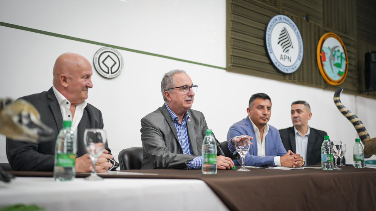 Nueva conexión aérea Lima - Puerto Iguazú: Passalacqua encabezó la firma de "hermanamiento" entre Cataratas y Machu Pichu imagen-2