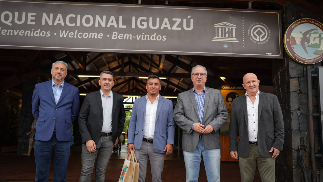 Nueva conexión aérea Lima - Puerto Iguazú: Passalacqua encabezó la firma de "hermanamiento" entre Cataratas y Machu Pichu imagen-8