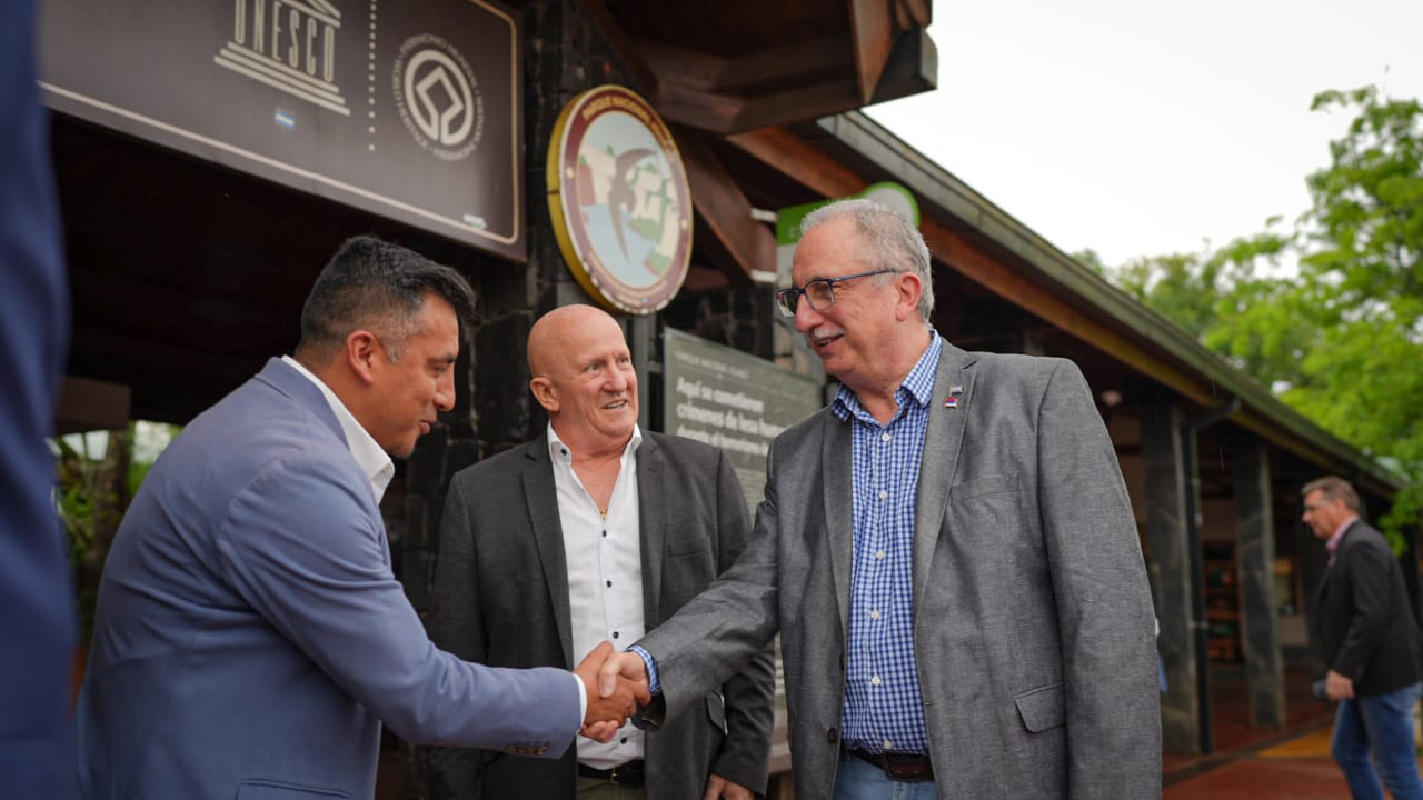 Nueva conexión aérea Lima - Puerto Iguazú: Passalacqua encabezó la firma de "hermanamiento" entre Cataratas y Machu Pichu imagen-10