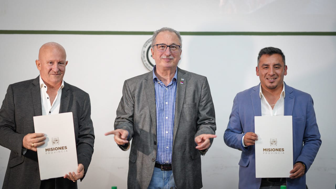 Nueva conexión aérea Lima - Puerto Iguazú: Passalacqua encabezó la firma de "hermanamiento" entre Cataratas y Machu Pichu imagen-12